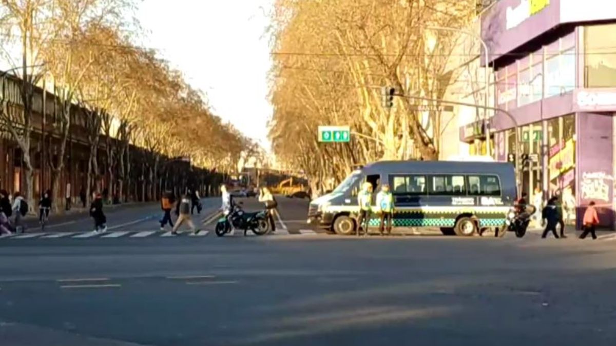 Escape de gas en Palermo: continúa el corte de la avenida Juan B. Justo y hay quejas de los vecinos