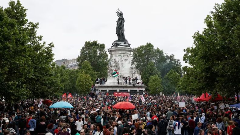 Multitudinarias concentraciones en Francia en contra del avance de la derecha.&nbsp;