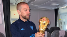 Papu Gómez se encuetra fuera de las canchas tras la sanción de dos años por dar positivo en un control antidoping Papu Gómez se encuetra fuera de las canchas tras la sanción de dos años por dar positivo en un control antidoping