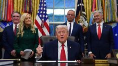 Donald Trump firmó este jueves la orden ejecutiva para imponerle aranceles a los países que le vendan petróleo a Cuba. Donald Trump firmó este jueves la orden ejecutiva para imponerle aranceles a los países que le vendan petróleo a Cuba.