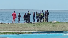 Al menos 12 cráneos fueron hallados esta tarde en la Ribera de Quilmes en el extremo sur de la costa. Al menos 12 cráneos fueron hallados esta tarde en la Ribera de Quilmes en el extremo sur de la costa.