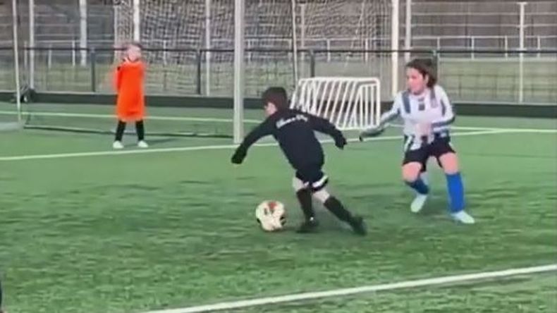 El video donde&nbsp;Rayane Bounida fue confundido con Mateo Messi.&nbsp; 