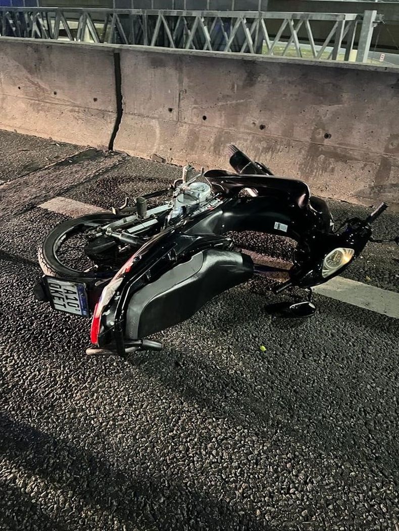 La moto que cayó en Puente La Noria 