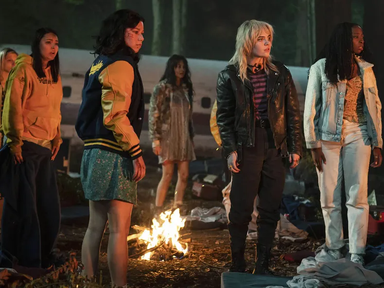 Melanie Lynskey, Juliette Lewis, Christina Ricci, Tawny Cypress, Ella Purnell protagonizan la serie de terror psicológico, Yellowjackets