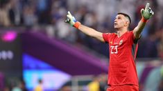 La emotiva imagen que publicó Dibu Martinez tras ganar la Copa del Mundo: Le pude hacer upa La emotiva imagen que publicó Dibu Martinez tras ganar la Copa del Mundo: Le pude hacer upa