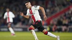 Alcaráz llegará a Juventus a préstamo con opción de compra. En ese caso, Racing se vería beneficiado con una suma importante Alcaráz llegará a Juventus a préstamo con opción de compra. En ese caso, Racing se vería beneficiado con una suma importante