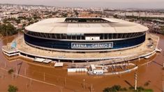 El Arena do Gremio quedó totalmente inundado y es imposible que se juegue allí. El Arena do Gremio quedó totalmente inundado y es imposible que se juegue allí.