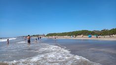 Esta playa ofrece una gran variedad de actividades al aire libre. Esta playa ofrece una gran variedad de actividades al aire libre.