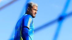 Sergio Romero no terminó la práctica de este miércoles pero de momento, no sería nada grave Sergio Romero no terminó la práctica de este miércoles pero de momento, no sería nada grave