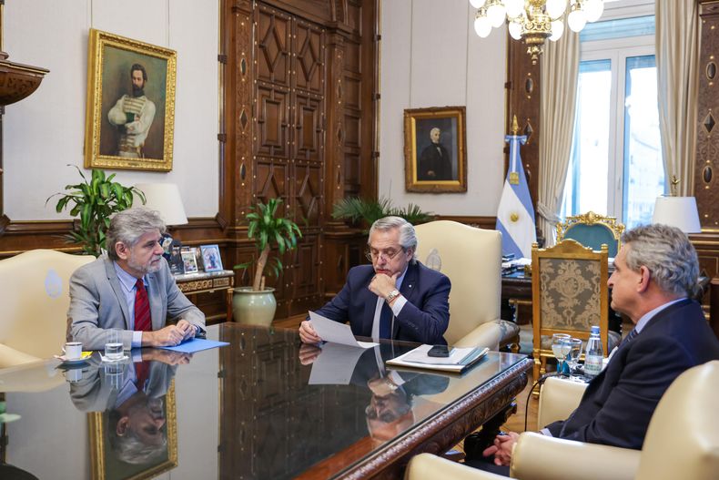 El Presidente firmó la jerarquización salarial de investigadores del Conicet