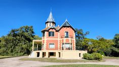 La escapada cerca de Buenos Aires a un pueblo con un castillo para conocer el finde largo de marzo.