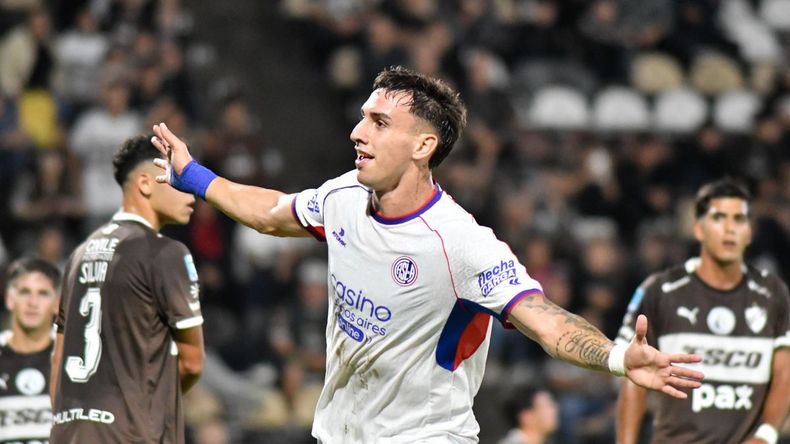 Rodrigo Auzmendi lleva 4 goles en San Lorenzo.