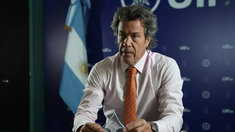 Paul Starc renunció como titular de la UIF.