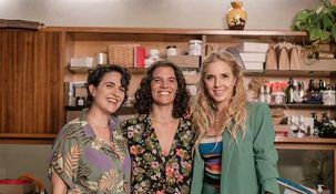 Una fuerte alianza, con el fin de vencer a un cirujano mediático que oculta macabras intenciones. Una fuerte alianza, con el fin de vencer a un cirujano mediático que oculta macabras intenciones.