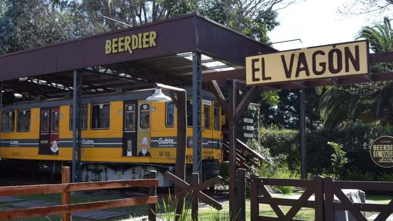 Una cervecería artesanal en un vagón de 1938 se convirtió en un atractivo novedoso para los visitantes.