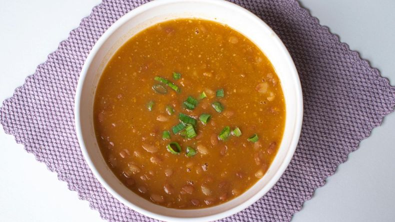 En este contexto, la inteligencia artificial ChatGPT propuso una solución cálida y reconfortante: tres recetas de sopas perfectas para afrontar las bajas temperaturas.