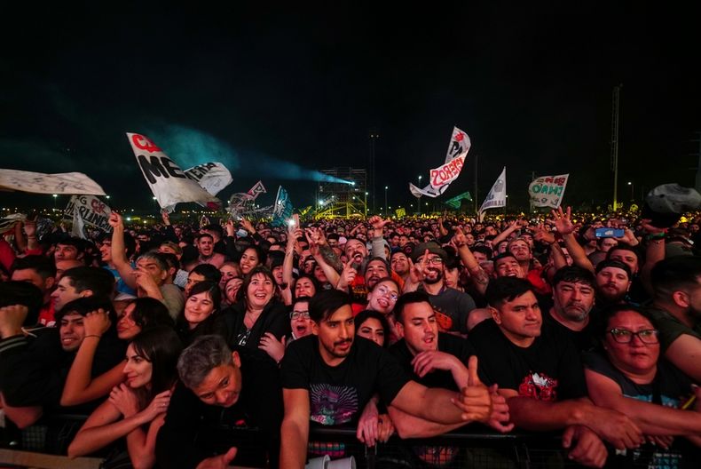 Los Fundamentalistas tocaron ante una multitud en Villa Mercedes.