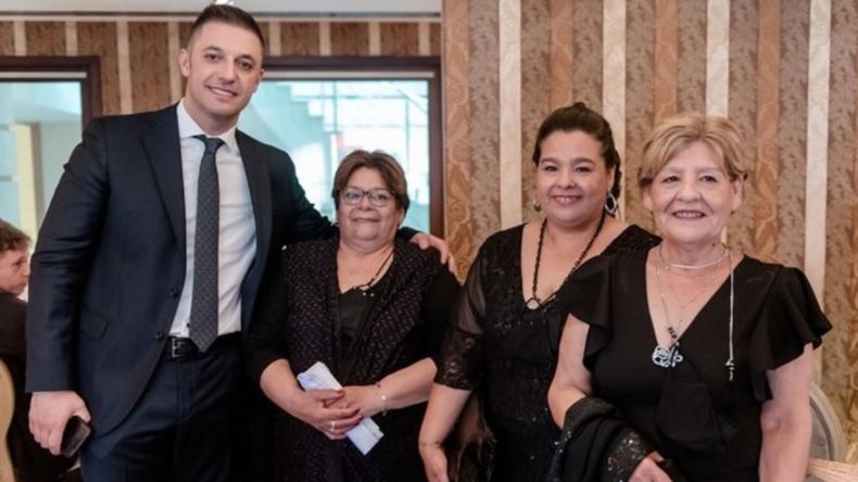Matías Morla con las hermanas de Diego Maradona.