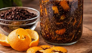 El café usado y las cáscaras de naranja pueden reutilizarse para distintas tareas domésticas y ayudar a reducir el desperdicio.