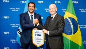 Samir Xaud, presidente de la Confederación Brasileña de fútbol, junto a su par de la FIFA, Gianni Infantino. Samir Xaud, presidente de la Confederación Brasileña de fútbol, junto a su par de la FIFA, Gianni Infantino.