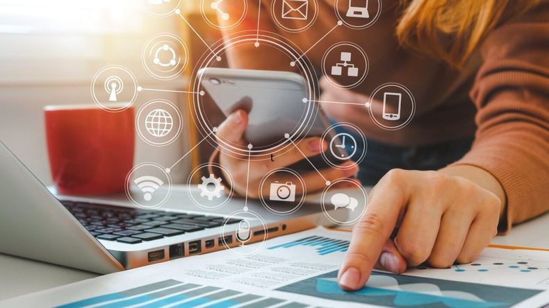 Una empresa estadounidense ofrece empleo para un especialista en publicidad digital.