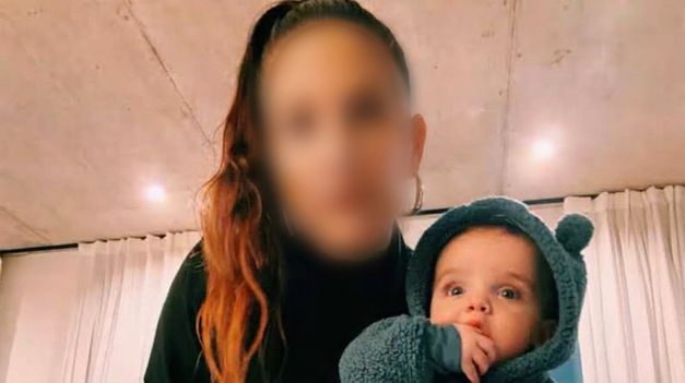 Juana Repetto y un tenso momento junto a su bebé Timoteo.