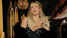 Wanda Nara muestra una nueva veta como empresaria y vende su ropa usada. Wanda Nara muestra una nueva veta como empresaria y vende su ropa usada.