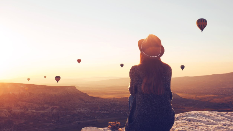 Muchos sostienen que su vida cambió desde que orientaron su mentalidad hacia la abundancia y otros tantos lograron hacer el viaje de sus sueños gracias a pequeños pasos que se deben activar en rituales propuestos por el Feng Shui.&nbsp;