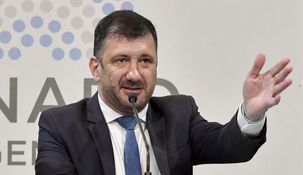 Quién reemplazaría a Edgardo Kueider si es desplazado del Senado.