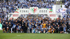 Este futbolista jugó en España y Portugal. Este futbolista jugó en España y Portugal.