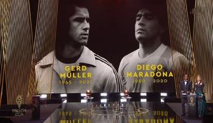 La imagen de Maradona en la pantalla central del escenario que se montó en el Teatro del Châtelet. La imagen de Maradona en la pantalla central del escenario que se montó en el Teatro del Châtelet.