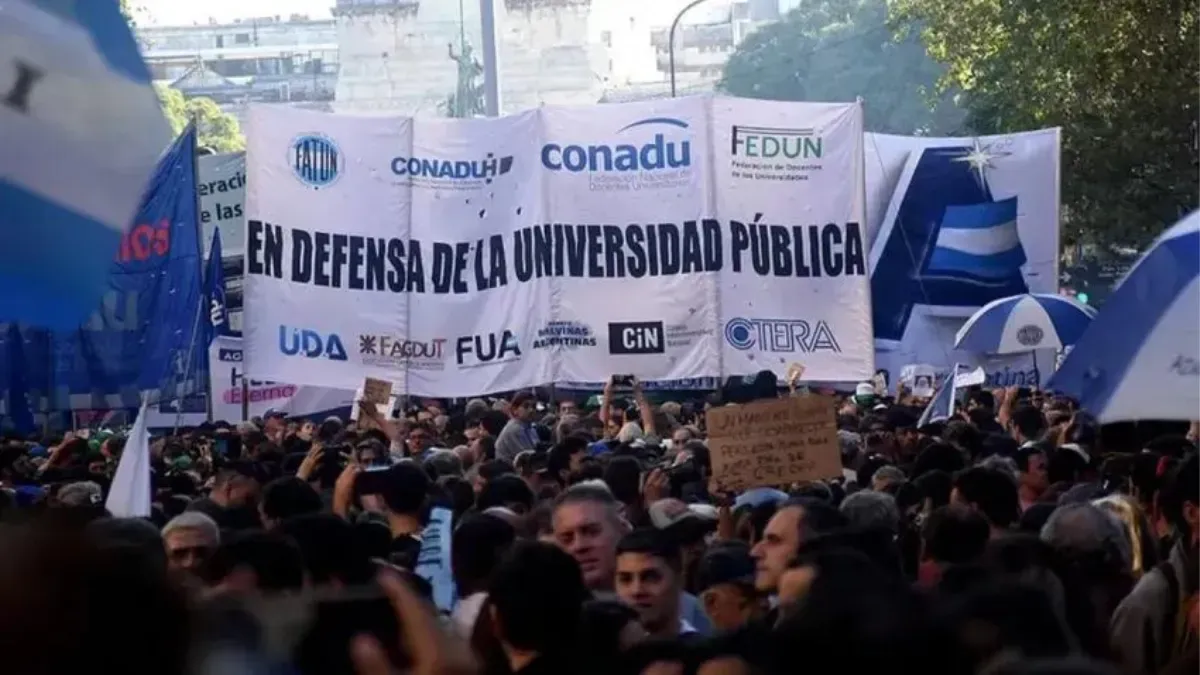 Universidades en crisis: más de mil docentes dejaron de dar clases en la UTN por bajos salarios