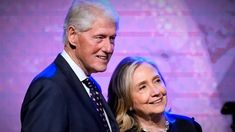 El ex presidente Bill Clinton y su esposa Hillary Clinton testificarán el 26 y 27 de febrero en el Congreso de EE.UU por el caso Epstein. El ex presidente Bill Clinton y su esposa Hillary Clinton testificarán el 26 y 27 de febrero en el Congreso de EE.UU por el caso Epstein.