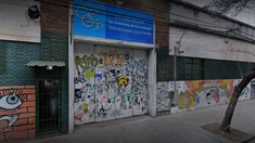 Se derrumbó un techo de una escuela en Rosario al no resistir el agua acumulada. Se derrumbó un techo de una escuela en Rosario al no resistir el agua acumulada.