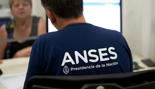 ANSES entrega la reparación económica a niños, niñas y adolescentes. ANSES entrega la reparación económica a niños, niñas y adolescentes.