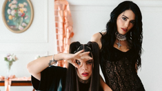 “A Oscuras” está disponible en todas las plataformas de música digitales, editado bajo el sello Interscope Records. “A Oscuras” está disponible en todas las plataformas de música digitales, editado bajo el sello Interscope Records.