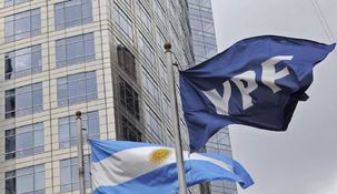 Argentina debe pagarle u$s16 millones a Burford Capital por la expropiación de YPF. Argentina debe pagarle u$s16 millones a Burford Capital por la expropiación de YPF.