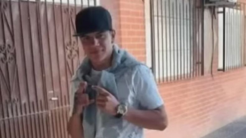 Un menor de 16 años fue detenido y hay cuatro hombres prófugos