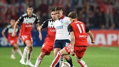 No me cierra para tarjeta roja, dijeron desde el VAR. No me cierra para tarjeta roja, dijeron desde el VAR.