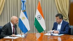 El ministro de Economía busca abrir la Argentina a la industria farmacéutica india. El ministro de Economía busca abrir la Argentina a la industria farmacéutica india.