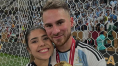 El jugador de la Selección argentina dejó a su novia en Navidad y siguió la relación con una amiga. El jugador de la Selección argentina dejó a su novia en Navidad y siguió la relación con una amiga.