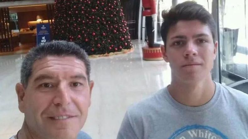 José junto a su hijo