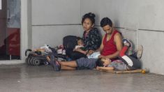 El hambre empuja la indigencia y afecta al 42% de los jóvenes. El hambre empuja la indigencia y afecta al 42% de los jóvenes.