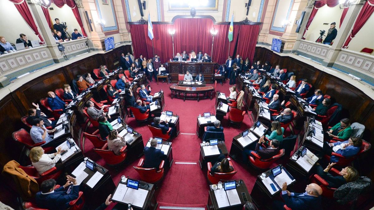 Paso clave en Buenos Aires: reelección indefinida para legisladores