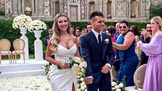 Lautaro Martínez y Agustina Gandolfo celebraron su casamiento junto a su familia y amigos. Lautaro Martínez y Agustina Gandolfo celebraron su casamiento junto a su familia y amigos.