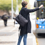 Una detención del colectivo un poco más allá de la parada desató la furia del pasajero. Una detención del colectivo un poco más allá de la parada desató la furia del pasajero.