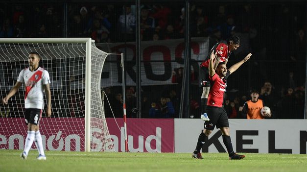 El equipo de Gallardo tropezó en Santa Fe.