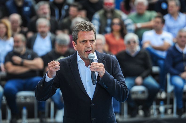 Massa anunció que pedirá el examen psicofísico de los candidatos.