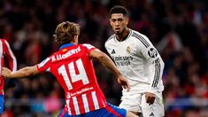 Bellingham, del Merengue, ante la marca de Llorente. Bellingham, del Merengue, ante la marca de Llorente.