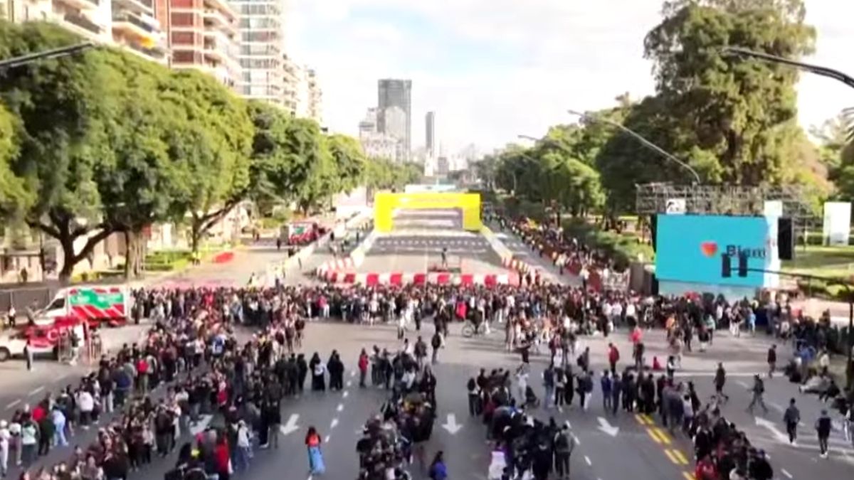 Estampidas y caos en la entrada para ver a Franco Colapinto en Buenos Aires